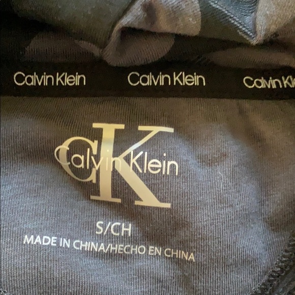 NWOT Calvin Klein camouflage shirt with hood - Picture 2 of 3